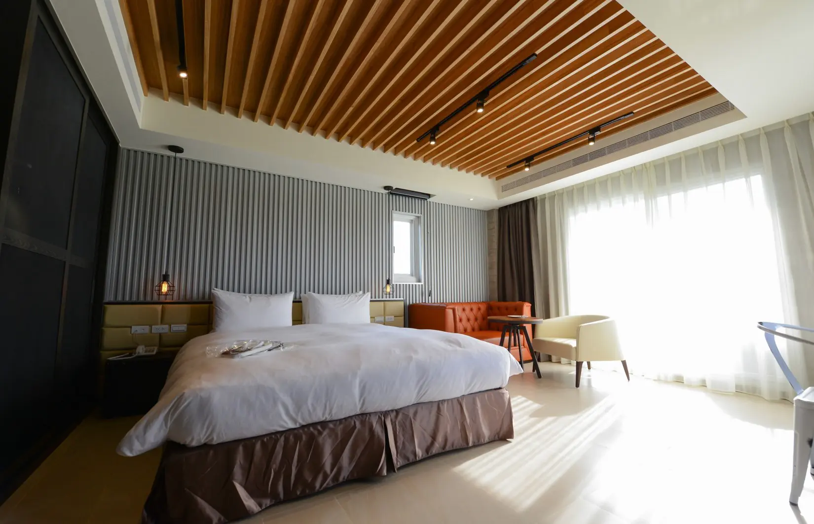 原藝空間 / 流金穗月