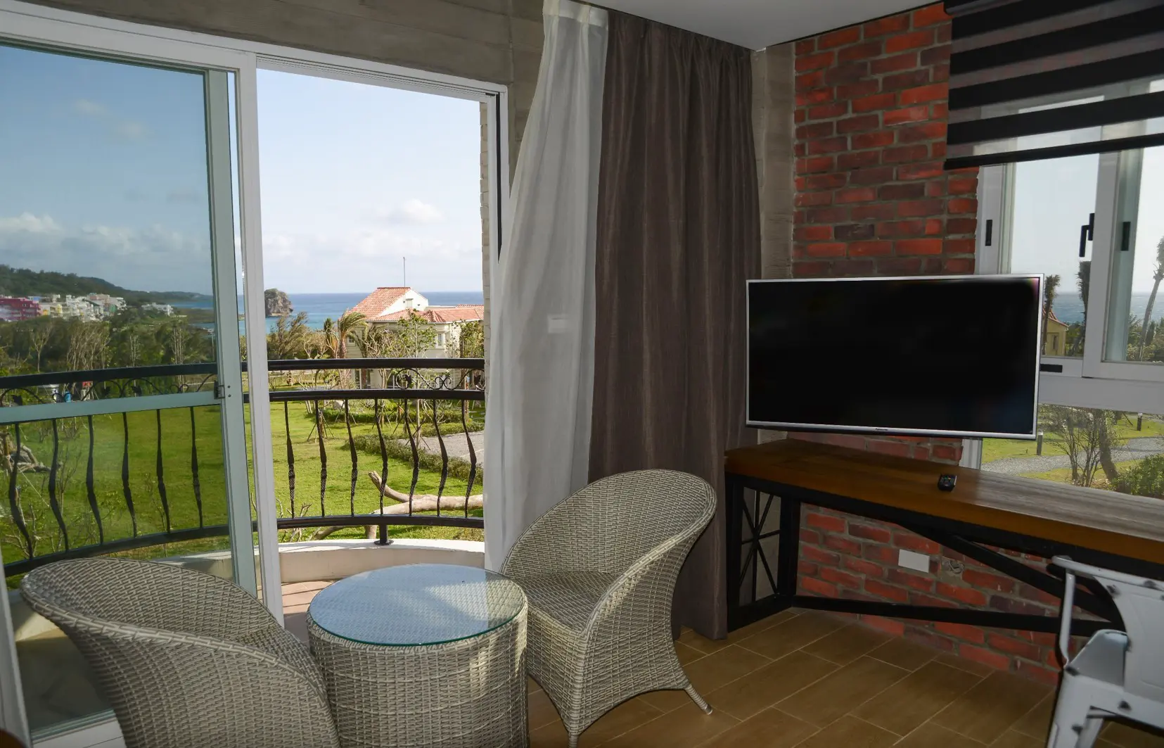 原藝空間 / 流金穗月