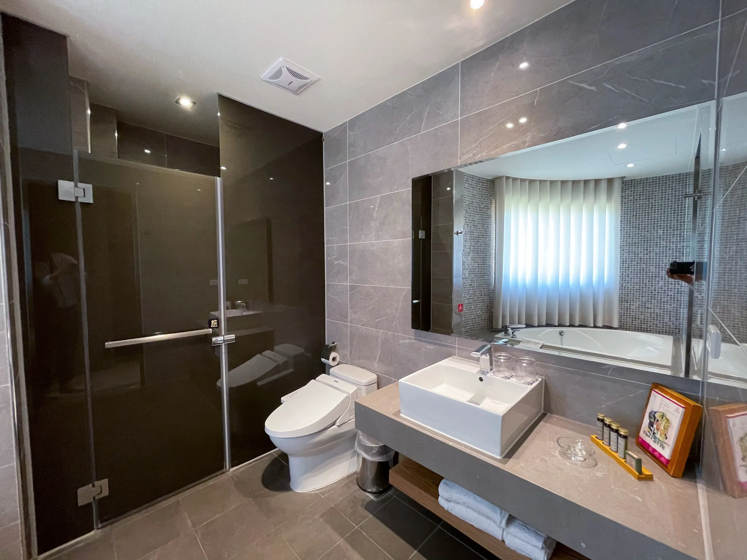 原藝空間 / 流金穗月