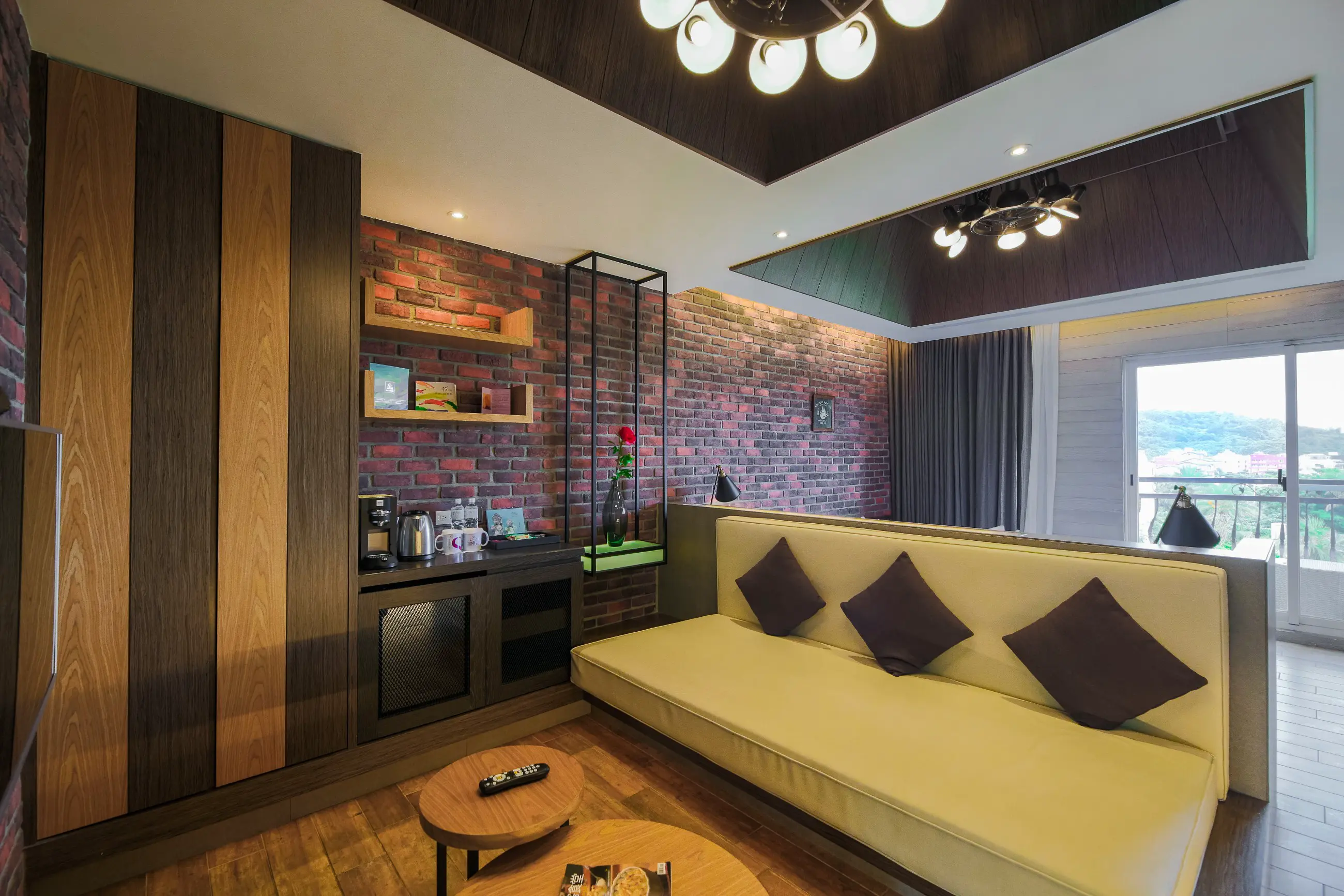 原藝空間 / 流金穗月