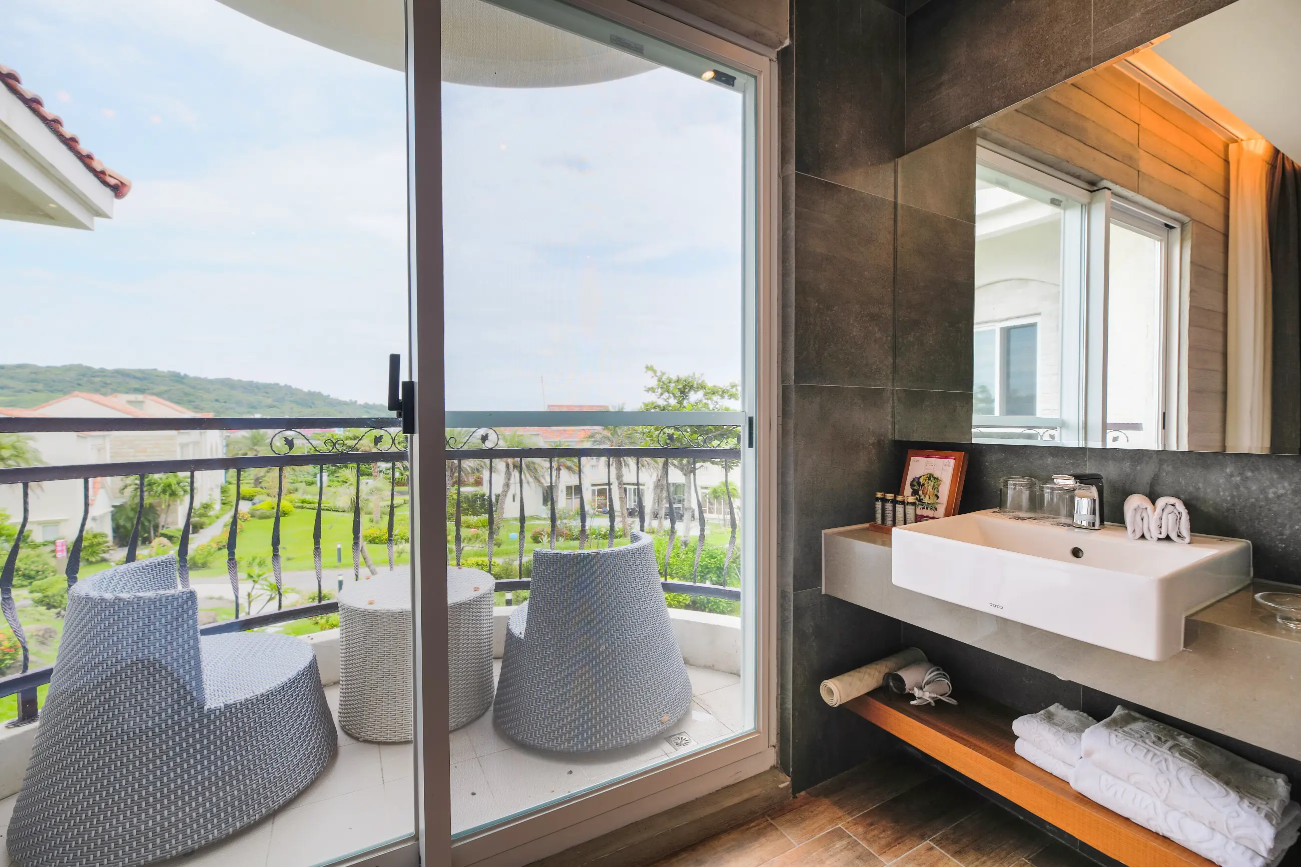 原藝空間 / 流金穗月